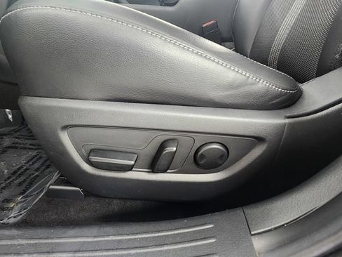 Used 2025 MAZDA CX-50 AWD 2.5 S w/ Preferred Package image 11