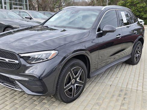 Used 2025 Mercedes-Benz GLC 300 4MATIC image 9