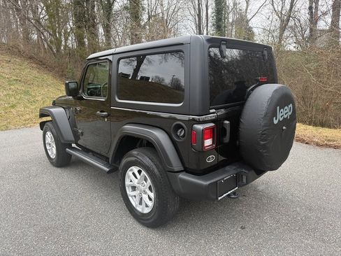 Used 2023 Jeep Wrangler Sport image 8