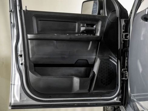 Used 2022 RAM 2500 Tradesman w/ Chrome Appearance Group image 32