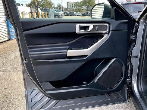 Used 2023 Ford Explorer XLT w/ Equipment Group 202A image 24