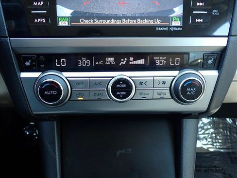 Used 2017 Subaru Outback 2.5i Limited AWD/4WD image 21