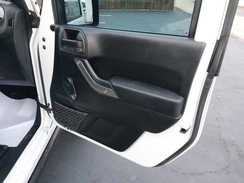 Used 2014 Jeep Wrangler Sport image 4