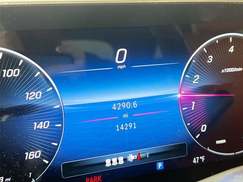 Certified 2024 Mercedes-Benz GLC 300 4MATIC image 30