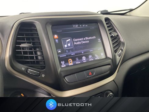 Used 2014 Jeep Cherokee Latitude w/ Comfort/Convenience Group image 3