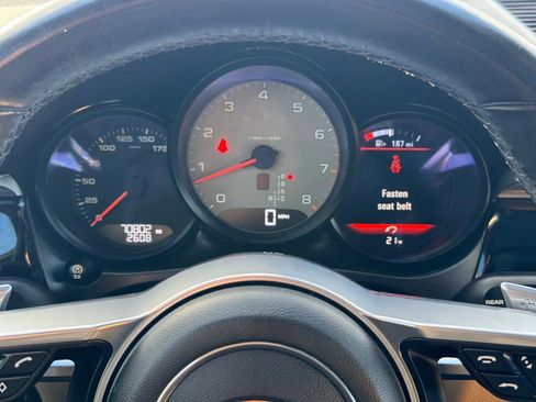 Used 2018 Porsche Macan S image 32