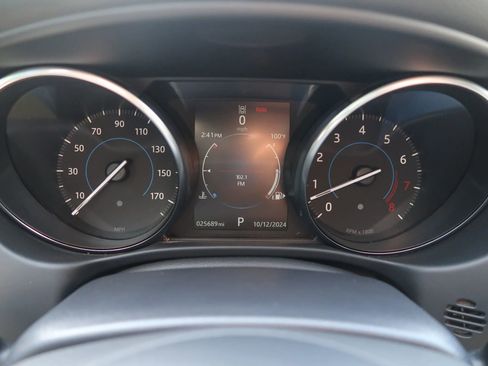 Used 2017 Jaguar XE First Edition image 36