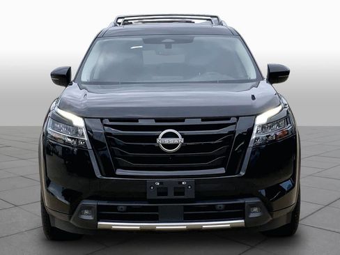 Used 2023 Nissan Pathfinder SL w/ SL Premium Package FWD image 4
