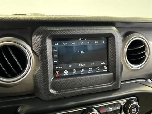 Certified 2021 Jeep Gladiator Overland w/ Cold Weather Group image 36