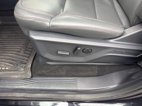 Used 2025 Ford Expedition Max Active image 37