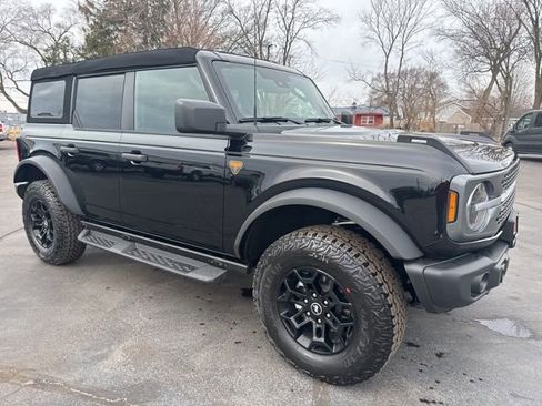 New 2026 Ford Bronco Badlands image 2