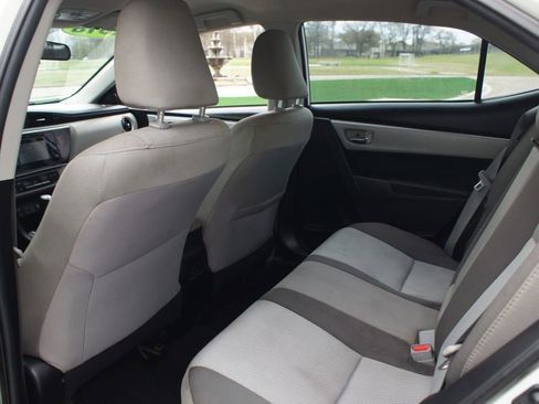 Used 2018 Toyota Corolla LE image 10