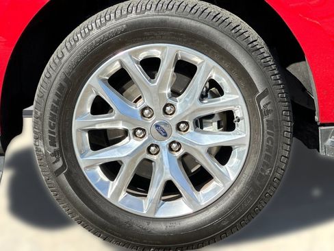 Used 2020 Ford Expedition XLT w/ Equipment Group 202A image 10