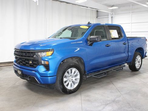 Used 2023 Chevrolet Silverado 1500 Custom image 4
