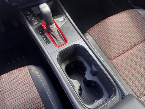 Certified 2025 Nissan Kicks SR FWD image 17