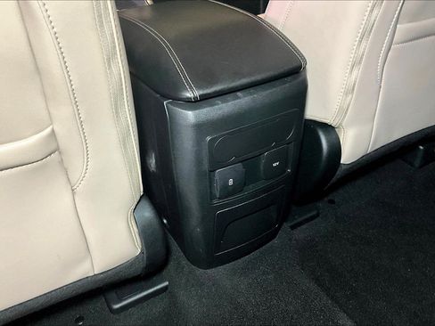 Used 2023 Ford Explorer XLT w/ Equipment Group 202A AWD/4WD image 11