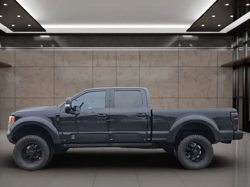 Used 2019 Ford F250 Lariat w/ Lariat Ultimate Package image 5