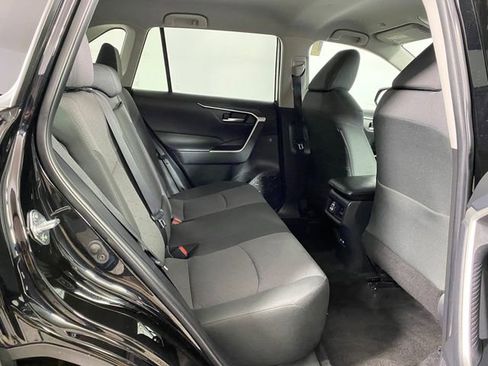 Used 2025 Toyota RAV4 XLE image 9