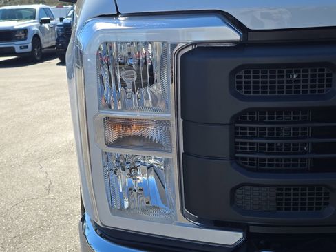 New 2026 Ford F250 XL w/ XL Driver Assist Package image 7