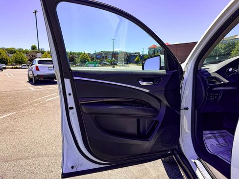Used 2020 Acura MDX SH-AWD image 12