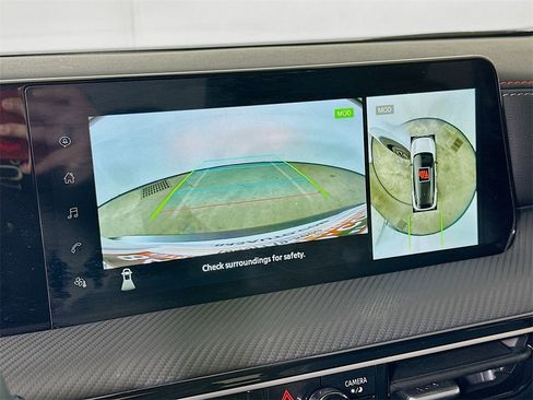 Used 2025 Nissan Kicks SR image 10