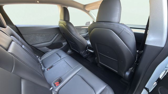 Used 2024 Tesla Model Y Long Range RWD image 25