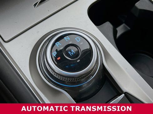 Used 2020 Ford Explorer XLT w/ Comfort Package image 10