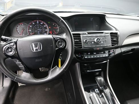 Used 2017 Honda Accord Sport image 18