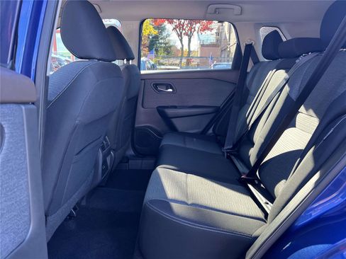 Certified 2022 Nissan Rogue SV image 18