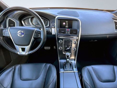 Used 2017 Volvo XC60 T6 R-Design image 16