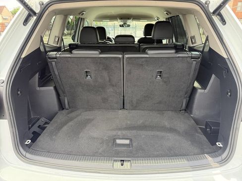 Used 2025 Volkswagen Atlas SE FWD image 30