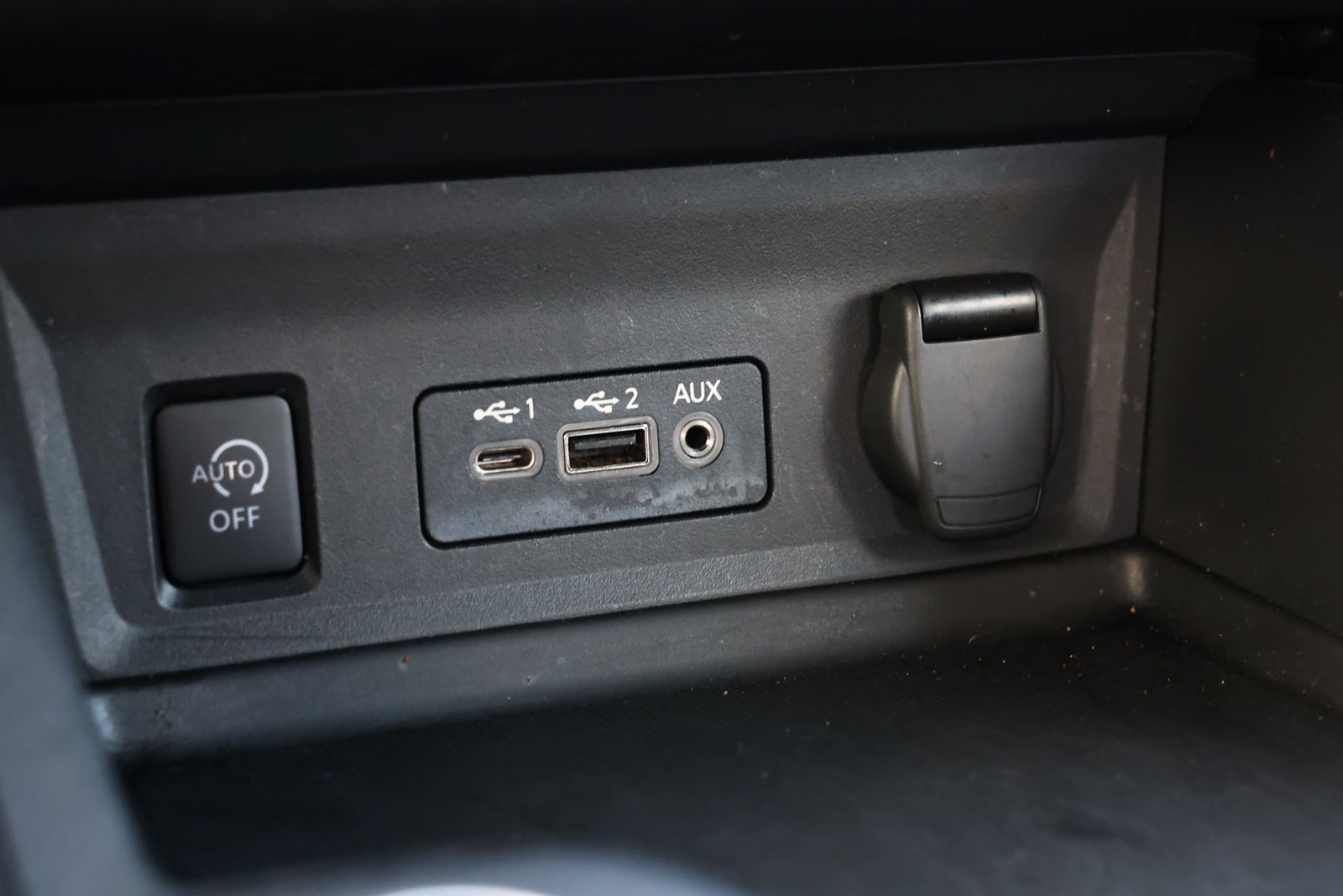 Used 2024 Nissan Sentra SV FWD image 21