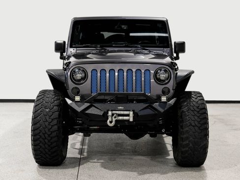 Used 2016 Jeep Wrangler Unlimited Rubicon AWD/4WD image 3