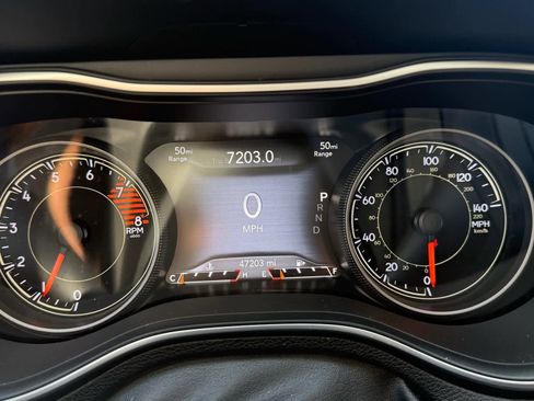 Used 2019 Jeep Cherokee Limited image 7