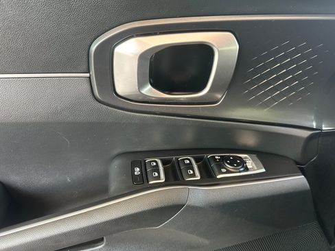 Used 2024 Kia Sorento S FWD image 11