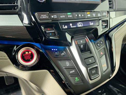 Used 2024 Honda Odyssey Elite image 25