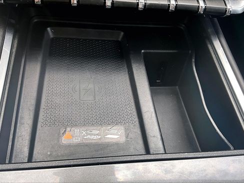 Used 2025 GMC Acadia Elevation FWD image 32