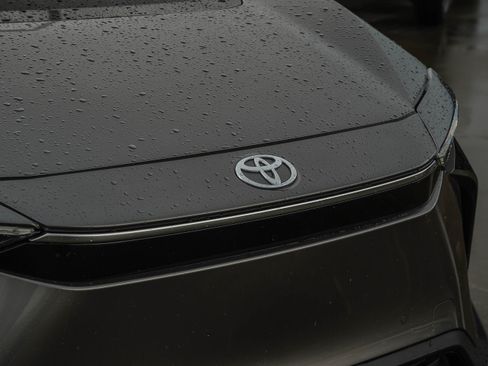 Used 2024 Toyota bZ4X FWD w/ Weather Package image 10
