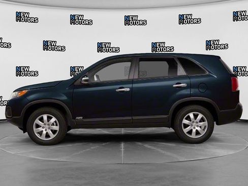 Used 2011 Kia Sorento LX AWD/4WD image 2