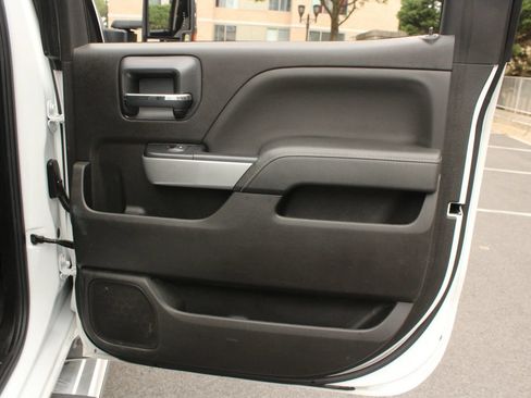 Used 2019 Chevrolet Silverado 2500 LTZ w/ Duramax Plus Package AWD/4WD image 18