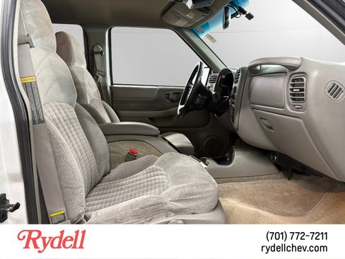 Used 1999 Chevrolet Blazer LS w/ Cold-Climate Pkg AWD/4WD image 16