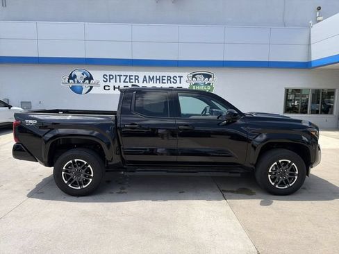 Used 2025 Toyota Tacoma TRD Sport AWD/4WD image 11