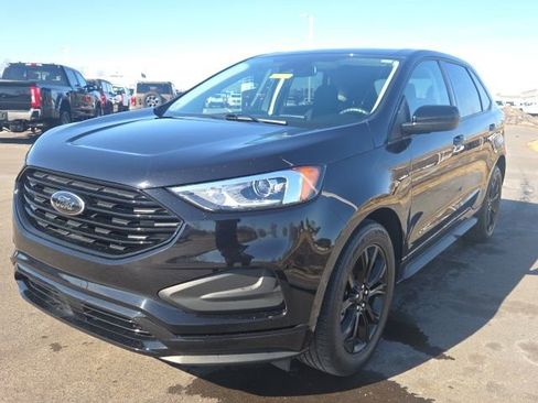 Certified 2024 Ford Edge SE w/ Black Appearance Package image 2