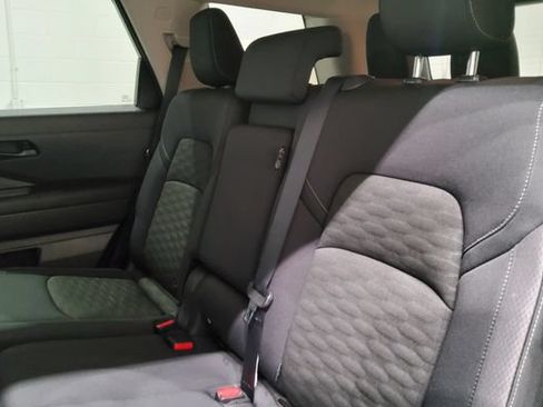 Used 2024 Nissan Pathfinder SV AWD/4WD image 21