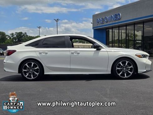 Used 2025 Honda Civic Sport Touring image 2