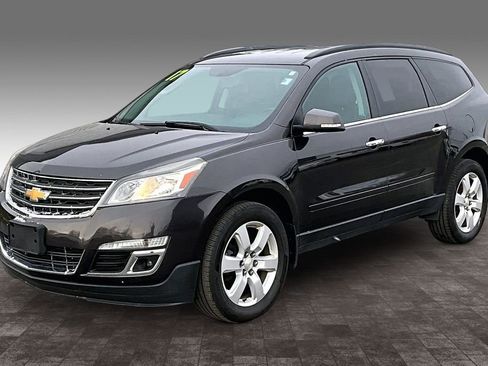 Used 2017 Chevrolet Traverse LT w/ Style and Technology Package image 23