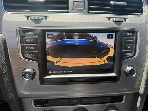 Used 2017 Volkswagen Golf S FWD image 17