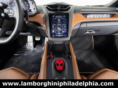 Used 2024 Lamborghini Revuelto image 22