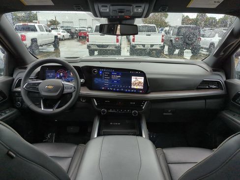 Used 2025 Chevrolet Tahoe Premier AWD/4WD image 20
