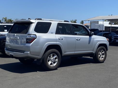 Certified 2024 Toyota 4Runner SR5 AWD/4WD image 3